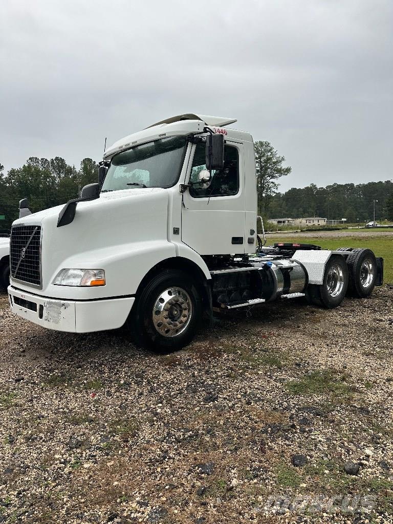 Volvo VNM Camiones tractor