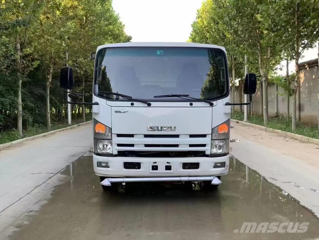 Isuzu ELF Vehículos municipales multiusos