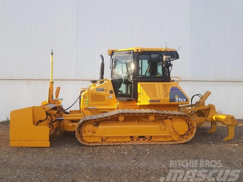 Komatsu D51EX-22 Buldozer sobre oruga