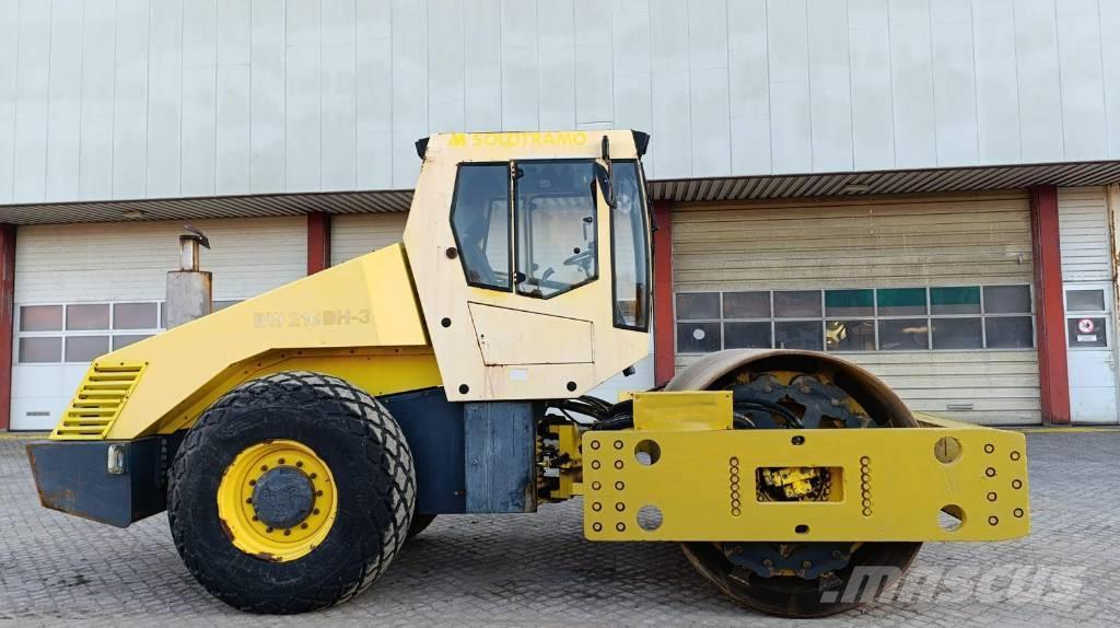 Bomag BW 216 Rodillos sobre neumáticos