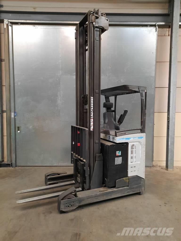 UniCarriers UMS200DTFVRF895 Montacargas de alcance de gran altura