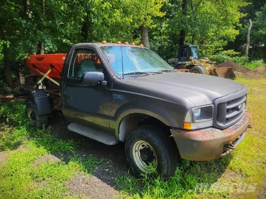 Ford F 350 Camiones con caja de remolque