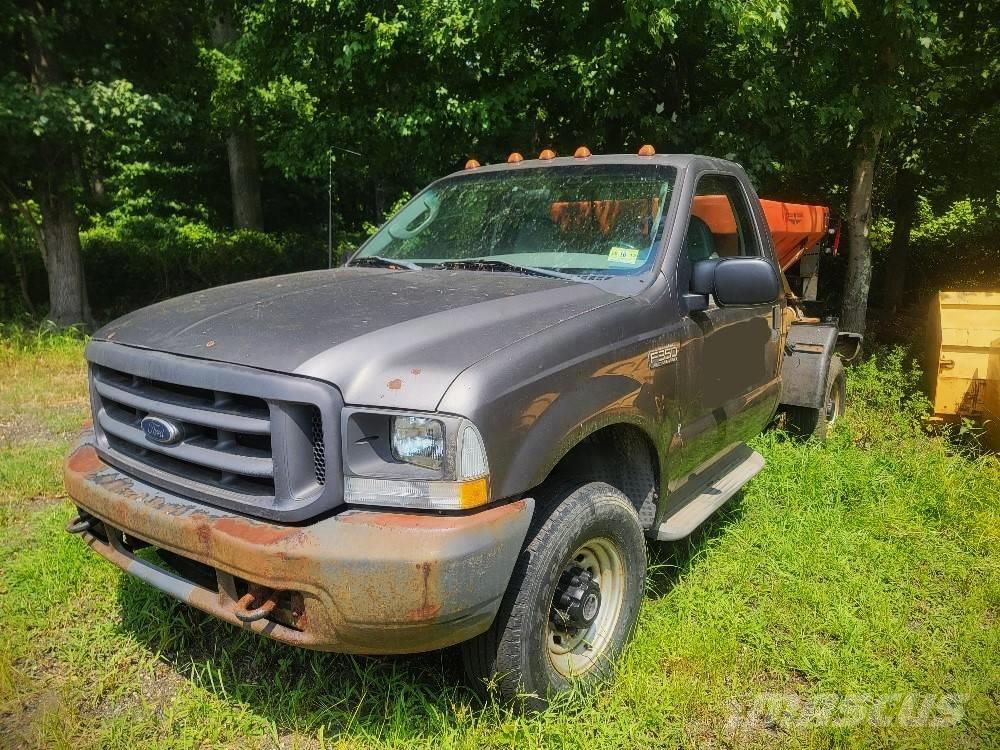 Ford F 350 Camiones con caja de remolque