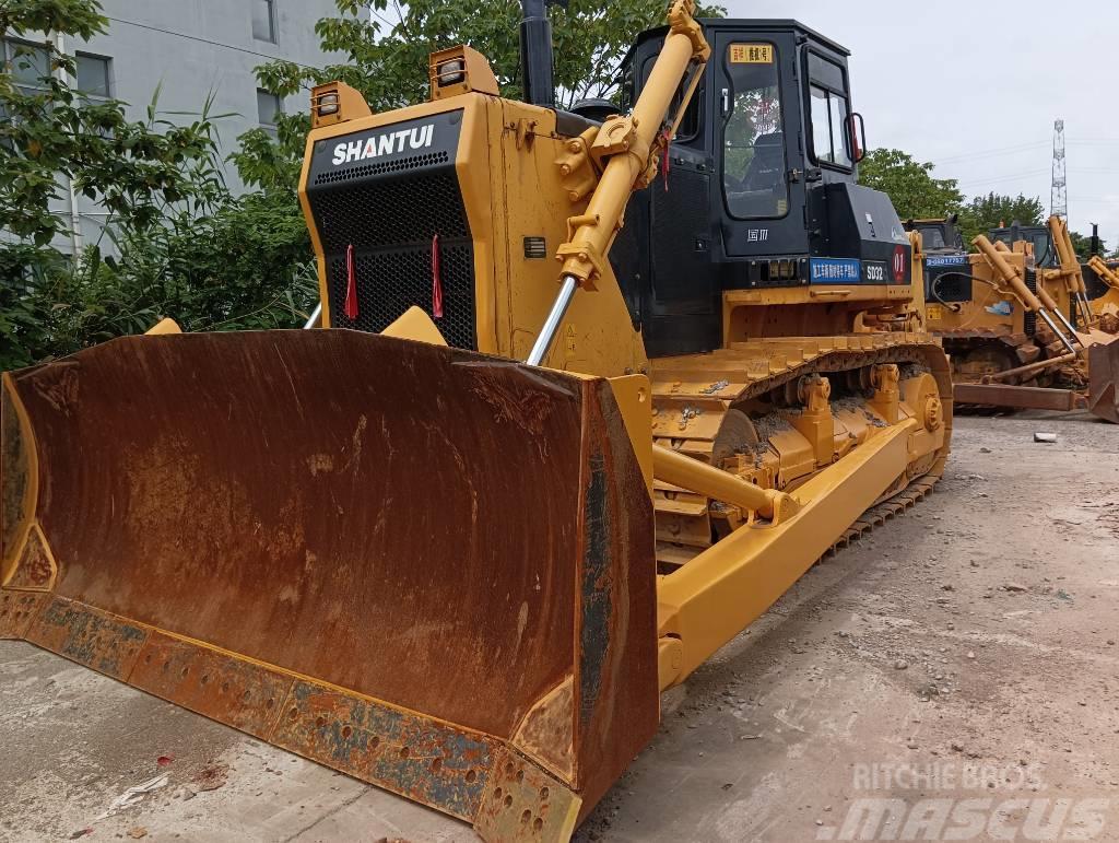 Shantui SD 32 Buldozer sobre oruga