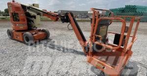 JLG E300AJP Plataformas con brazo de elevación manual