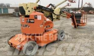 JLG E400AJPN Plataformas con brazo de elevación manual