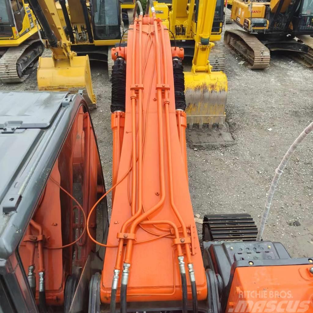 Hitachi ZX 200 Excavadoras sobre orugas