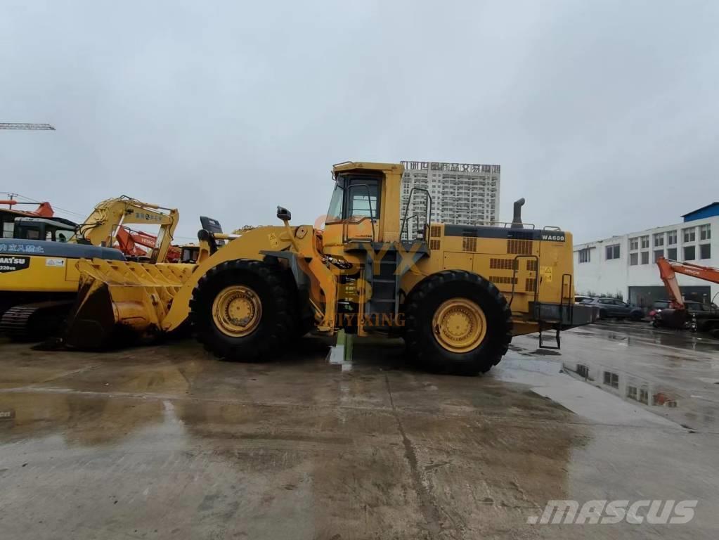 Komatsu WA 600 Cargadoras sobre ruedas