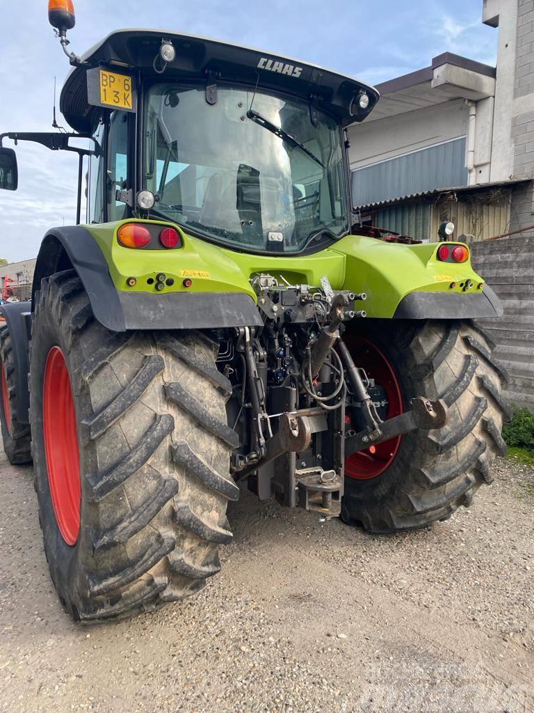 CLAAS Arion 630 Tractores