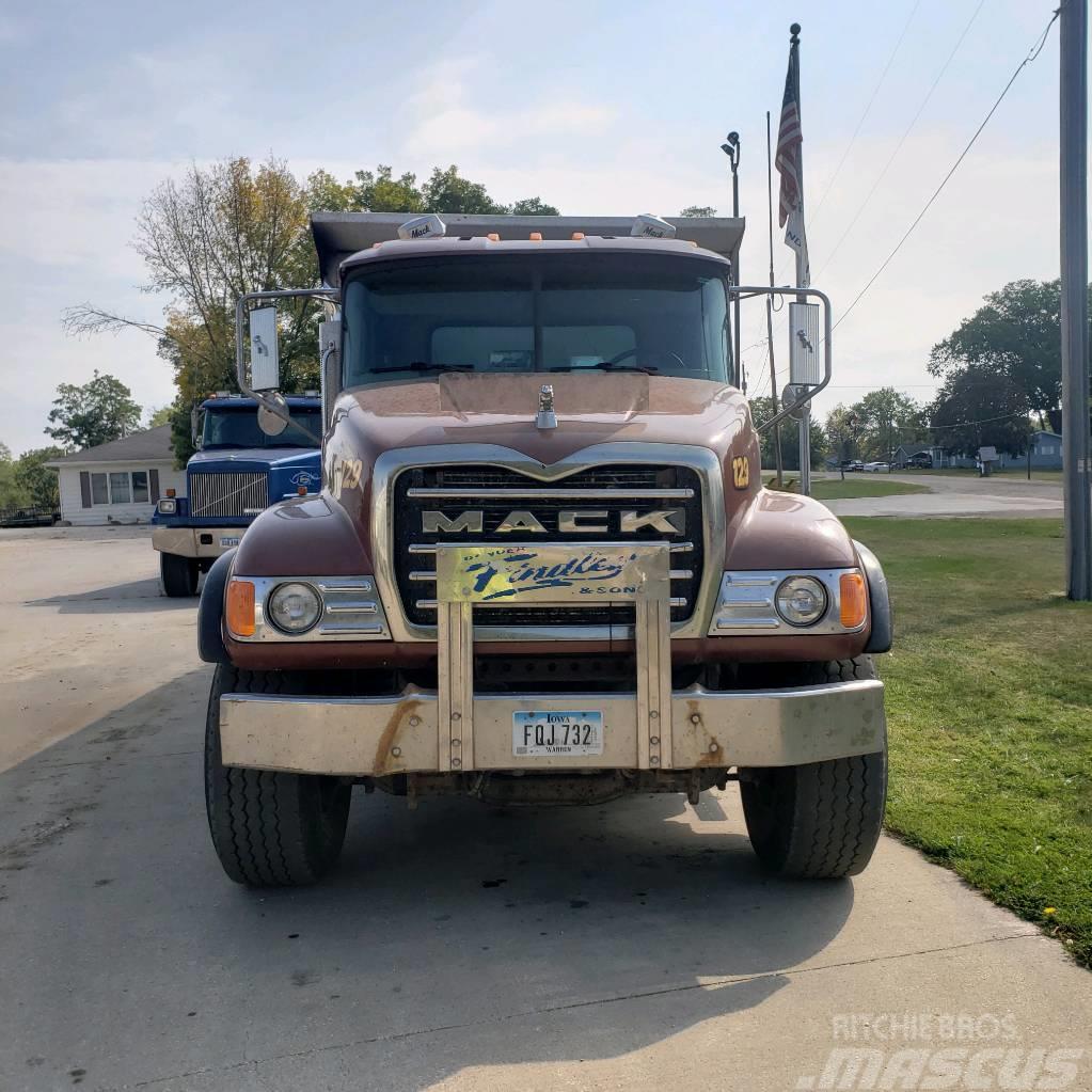 Mack CV 713 Bañeras basculantes usadas