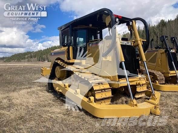 CAT D8T Buldozer sobre oruga