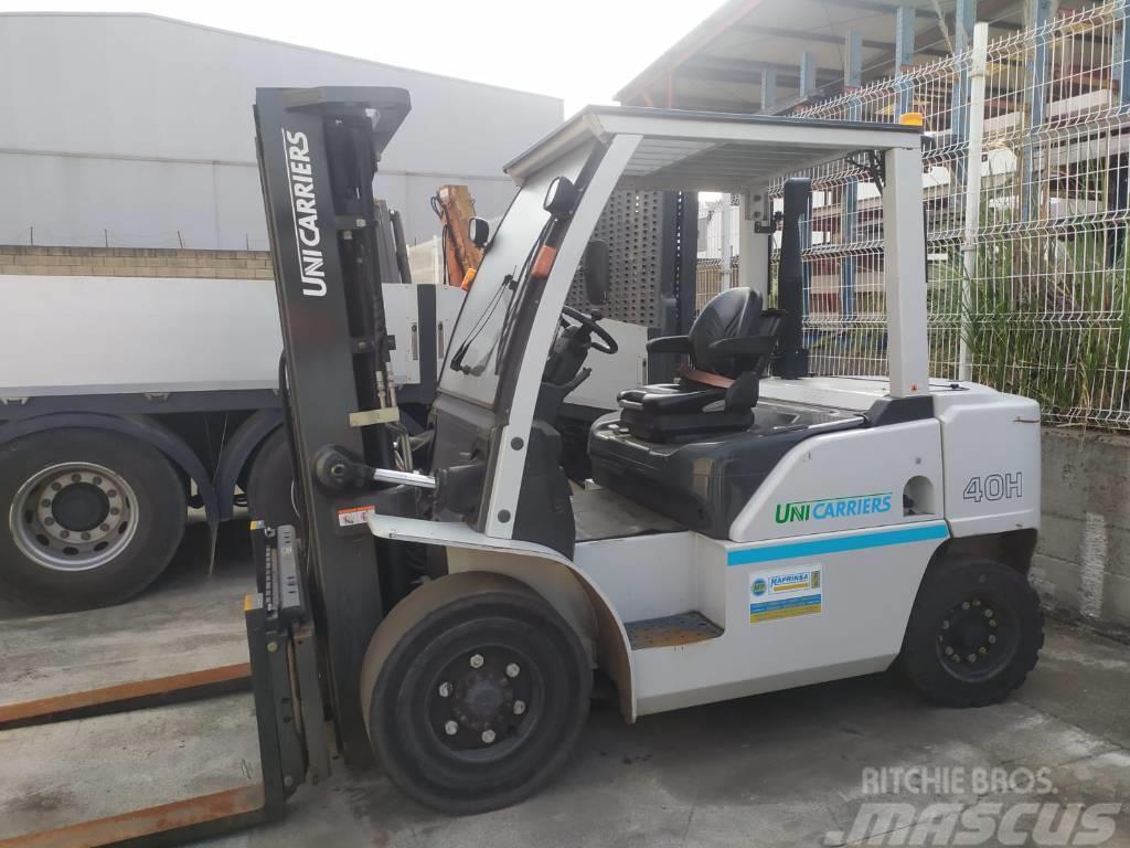 UniCarriers D1F4A40Q Carretillas de carga lateral