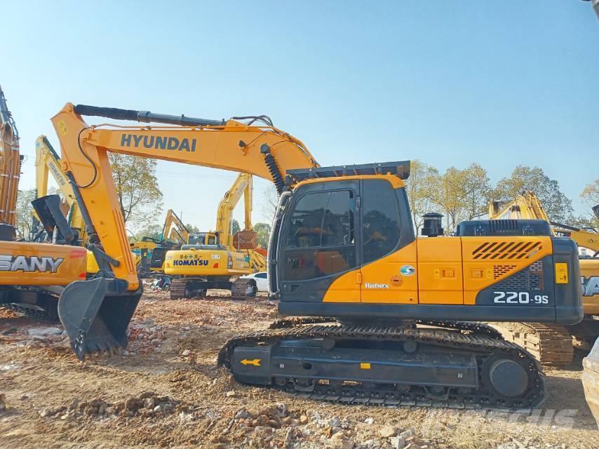 Hyundai R220-9 Excavadoras sobre orugas