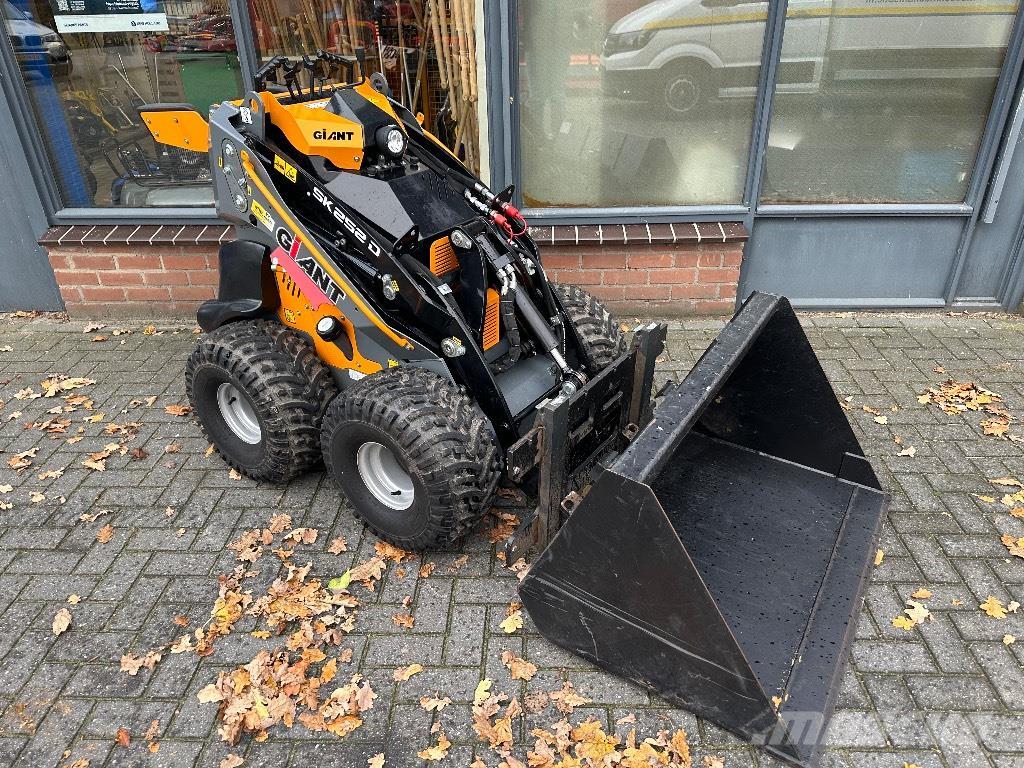 GiANT SK252D skidsteer Cargadoras multifunción