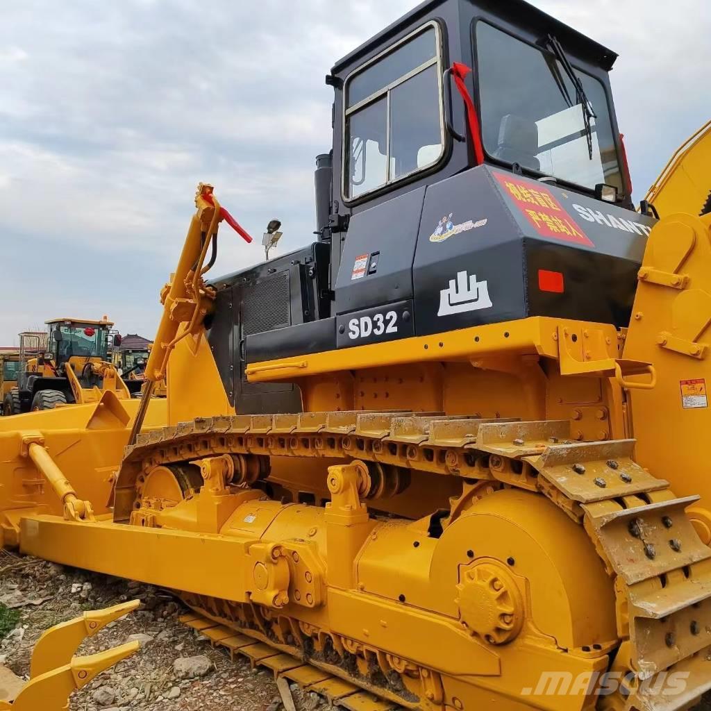 Shantui SD 32 Buldozer sobre oruga