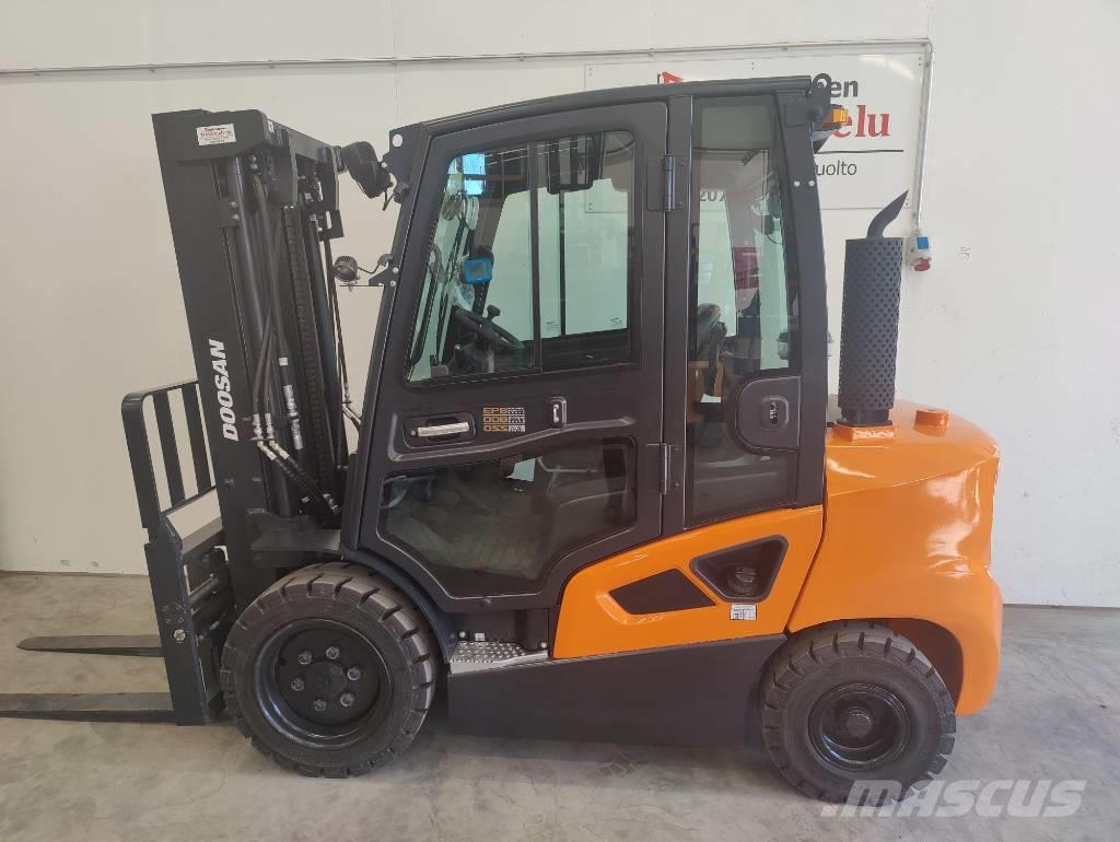 Doosan D33S-9 Camiones diesel