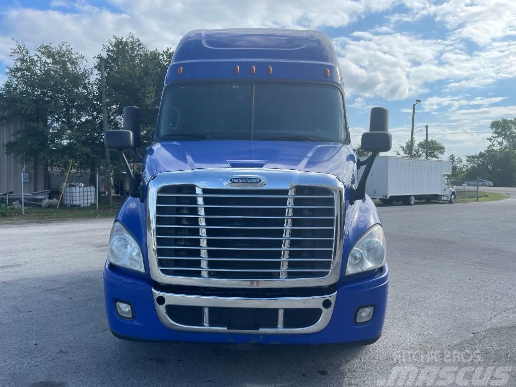 Freightliner Cascadia 113 Camiones tractor