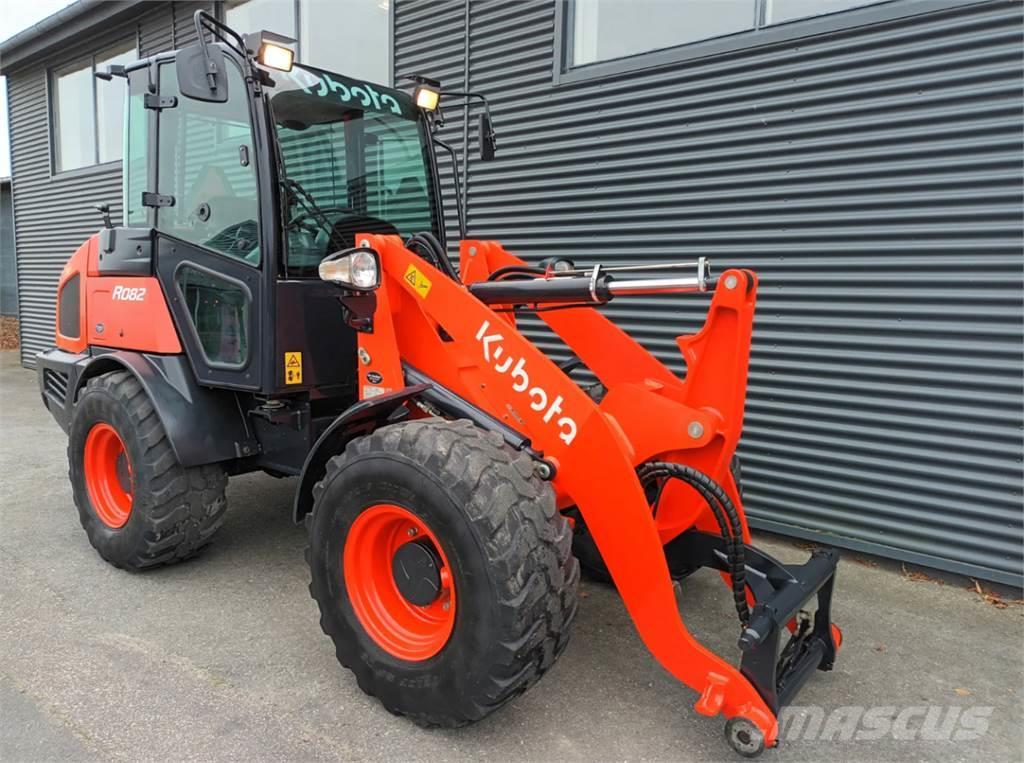 Kubota r082 Cargadoras sobre ruedas