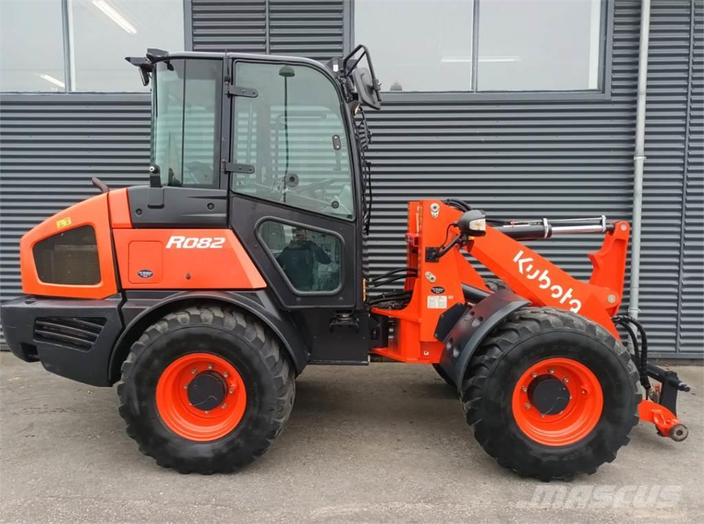 Kubota r082 Cargadoras sobre ruedas