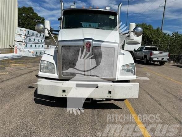 Kenworth T880 Otros