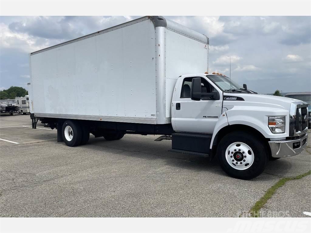 Ford F750 Camiones con caja de remolque