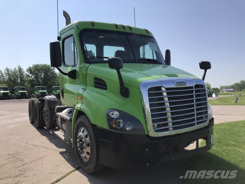 Freightliner CA113 Camiones tractor