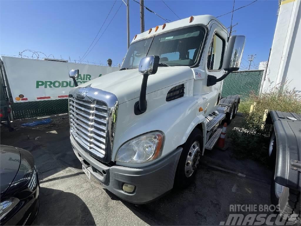 Freightliner CA113 Camiones tractor