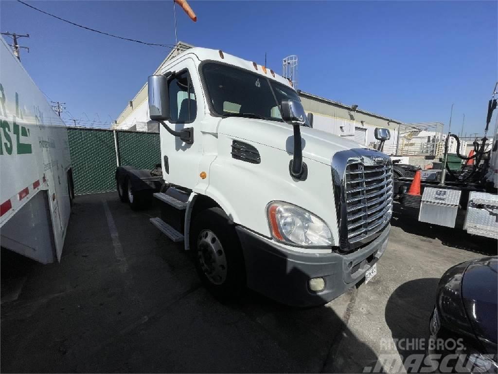 Freightliner CA113 Camiones tractor