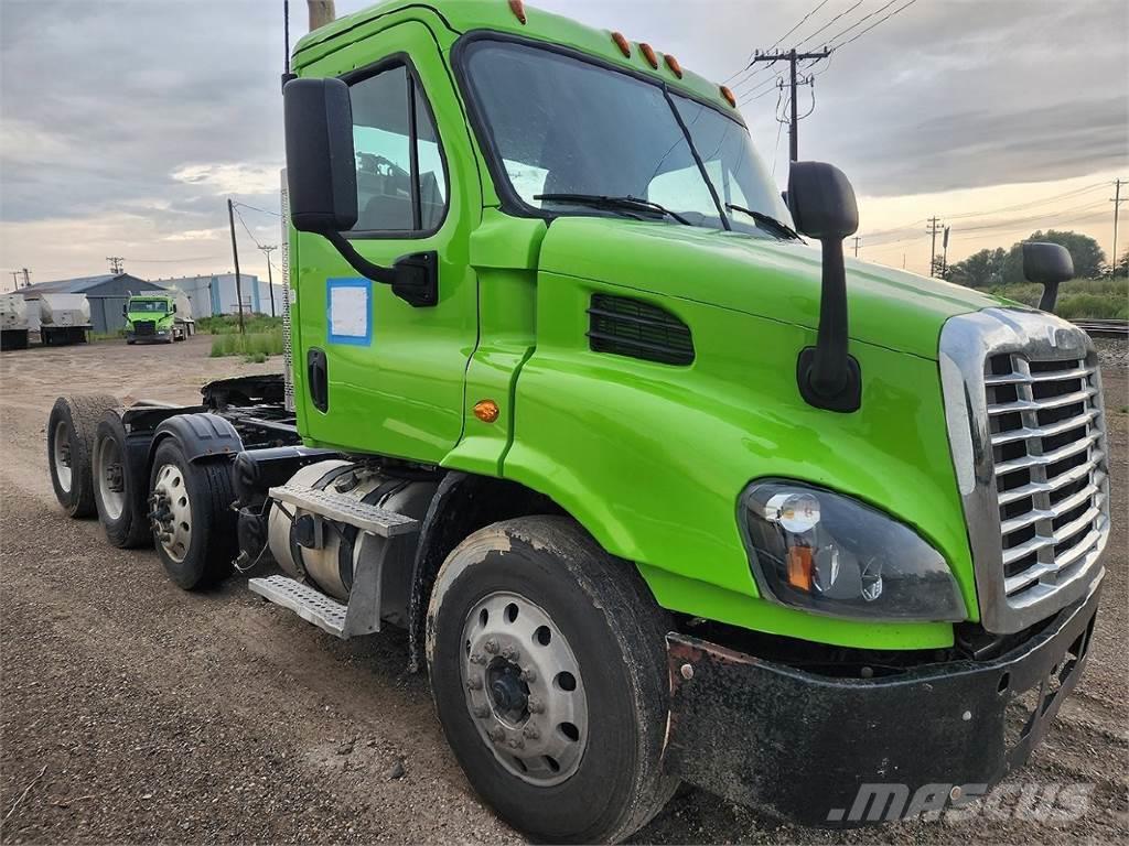 Freightliner CA125DC Camiones tractor