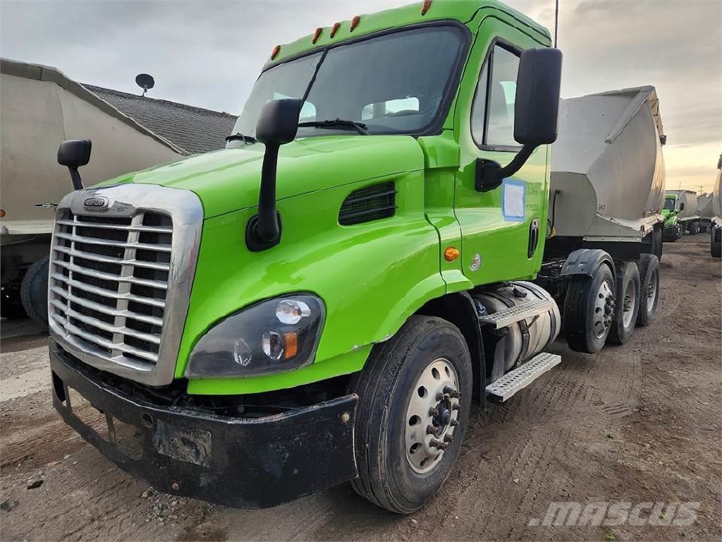 Freightliner CA125DC Camiones tractor