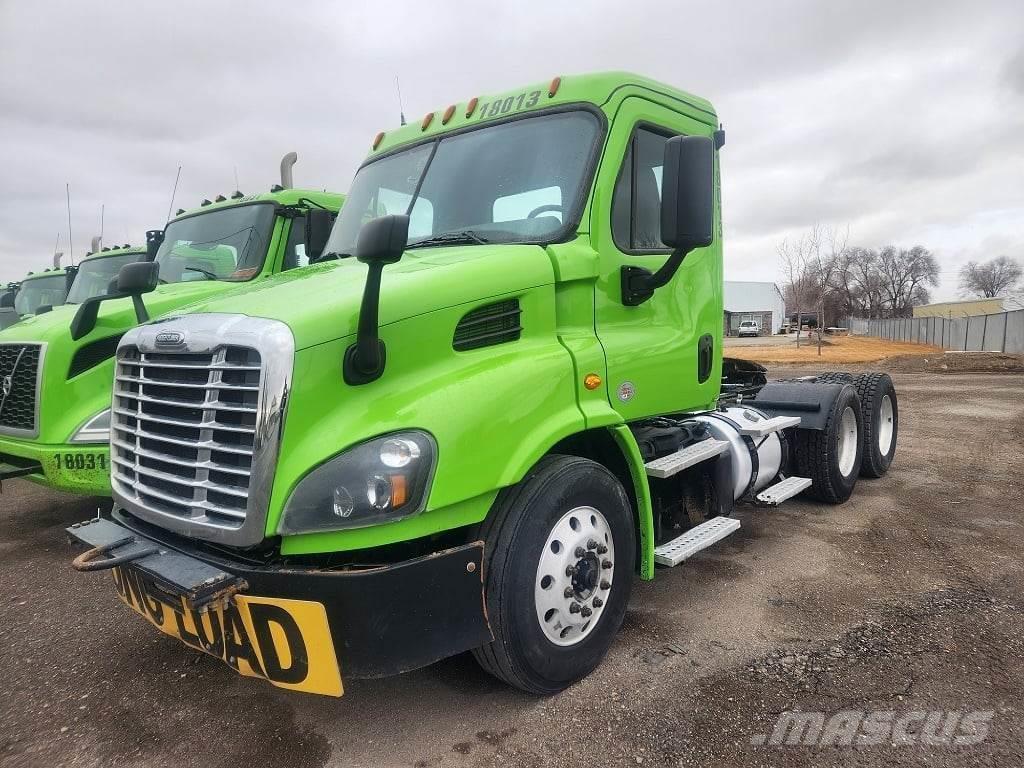 Freightliner CA125DC Camiones tractor