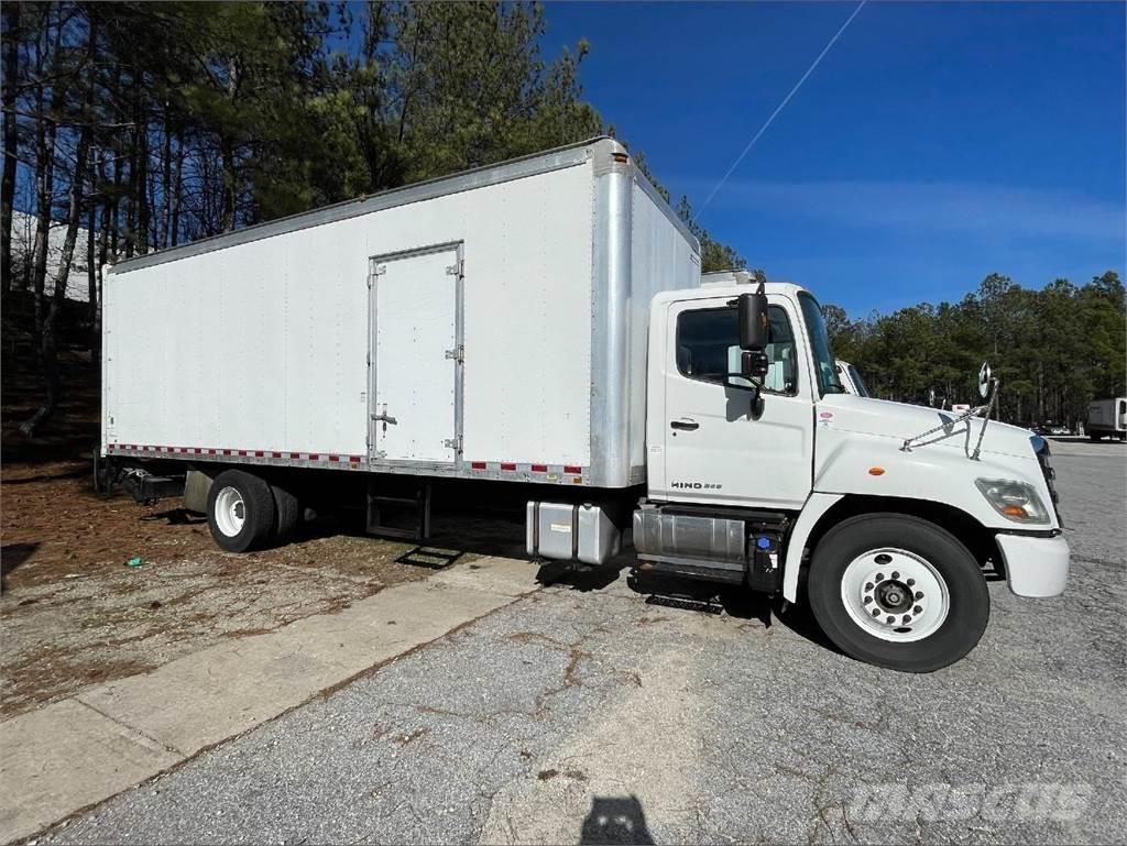 Hino 268 Camiones con caja de remolque