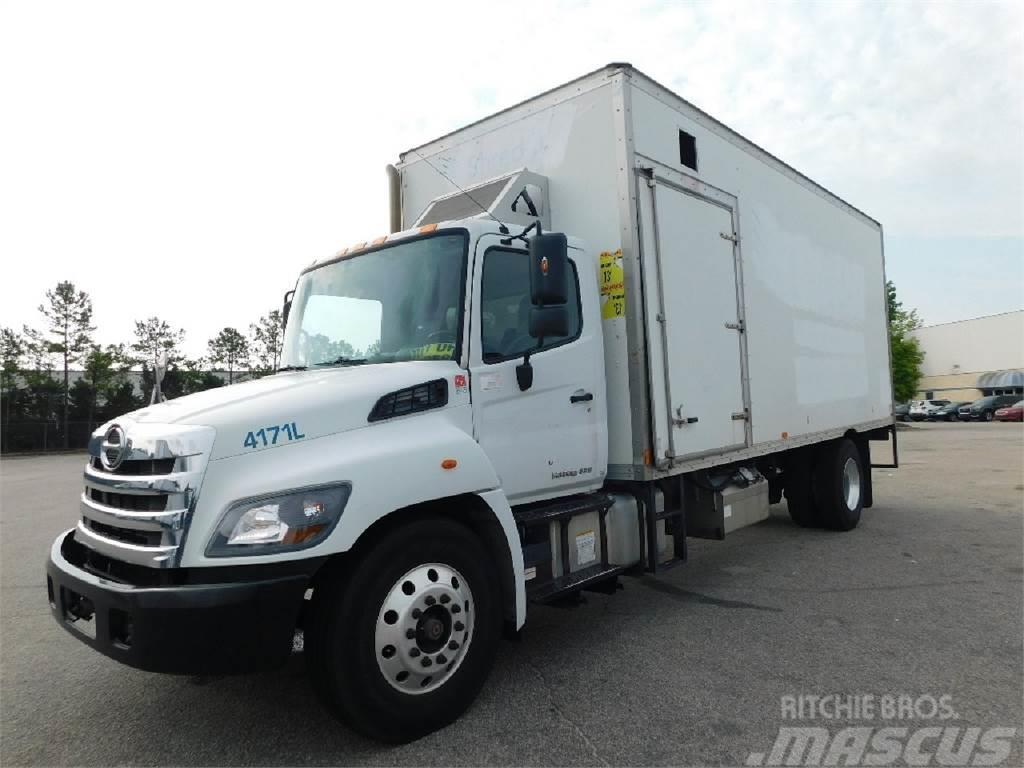 Hino 338 Camiones con caja de remolque