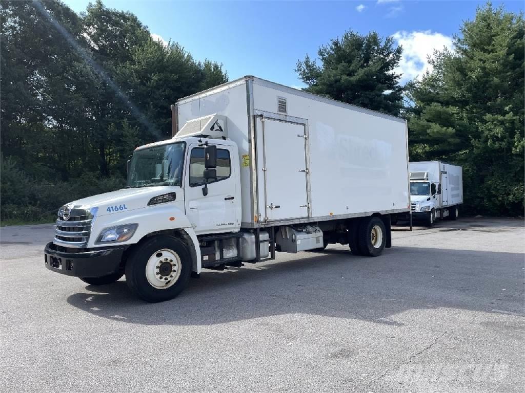 Hino 338 Camiones con caja de remolque