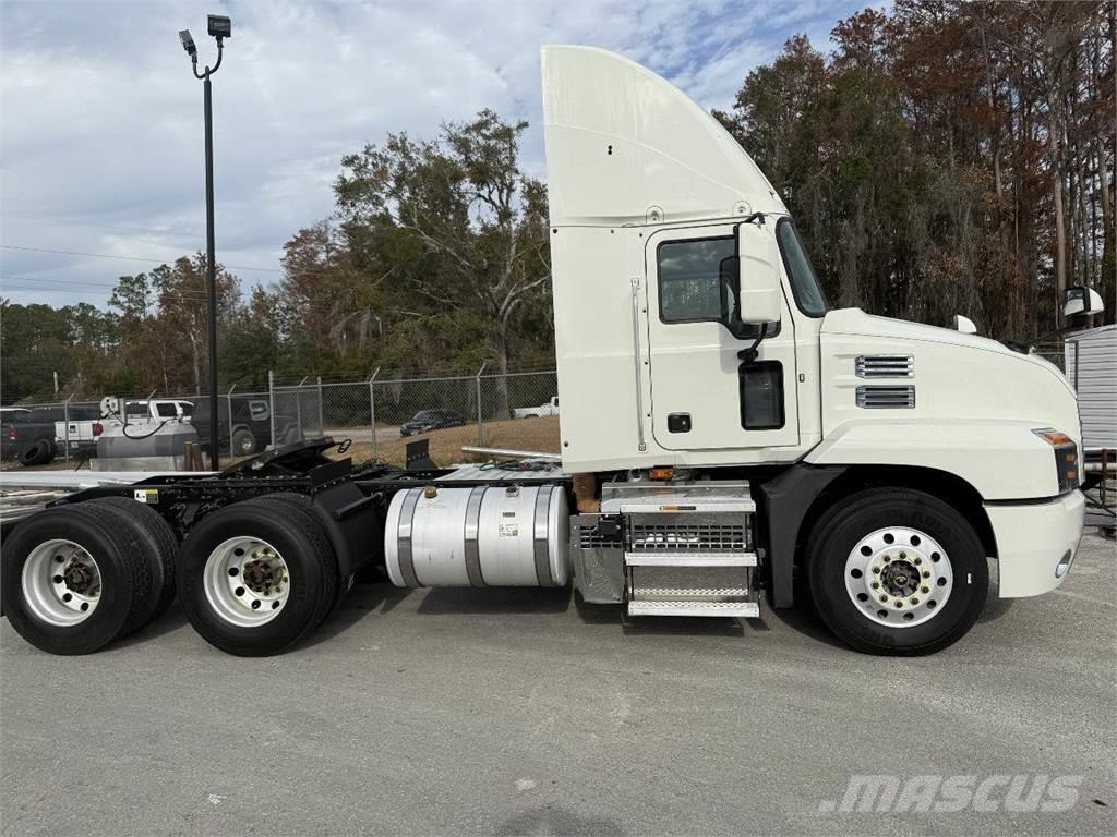 Mack AN64T Camiones tractor