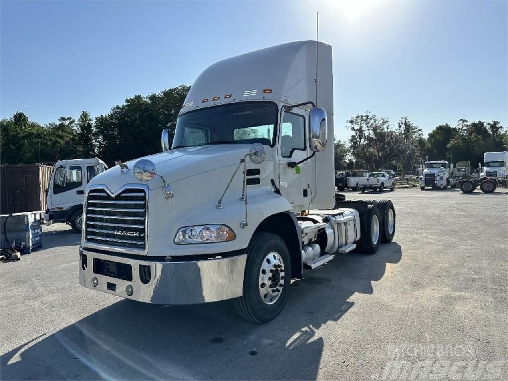 Mack CXU613 Camiones tractor