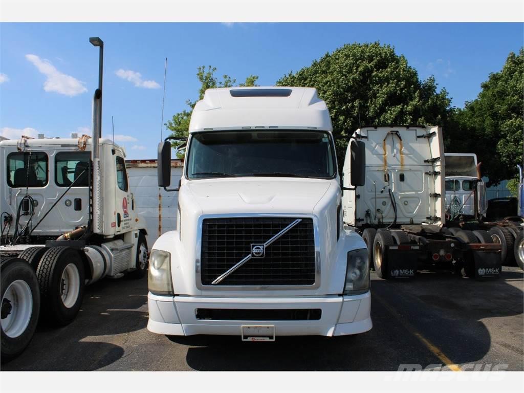 Volvo VNL64T Camiones tractor