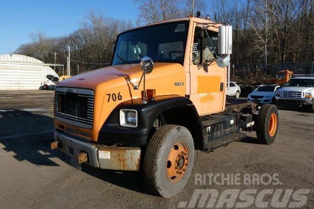 Freightliner FL106 Camiones con chasís y cabina