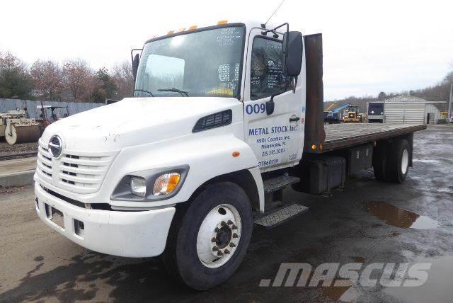 Hino 308 Camiones de cama baja