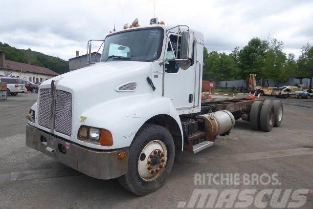 Kenworth T300 Camiones con chasís y cabina