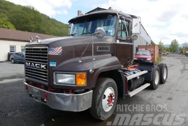 Mack CH613 Camiones con chasís y cabina