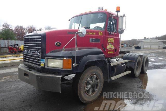 Mack CL713 Camiones con chasís y cabina