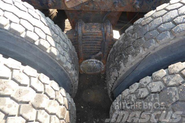 Mack CV713 Camiones con chasís y cabina