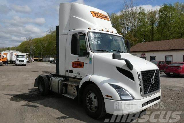 Volvo VNR300 Camiones con chasís y cabina