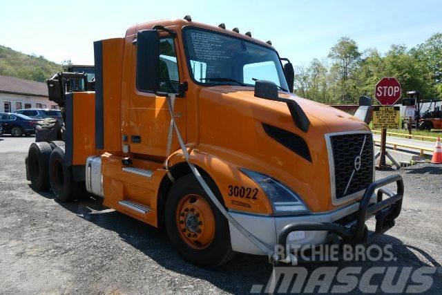 Volvo VNR64T300 Camiones con chasís y cabina