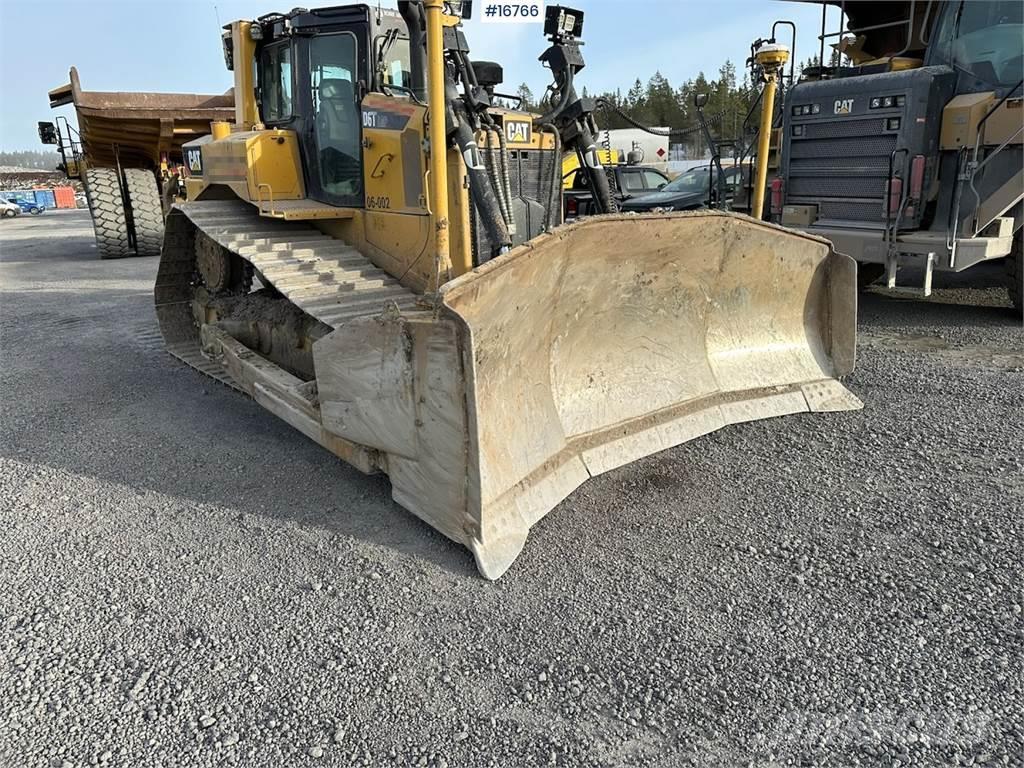 CAT D6T Buldozer sobre oruga