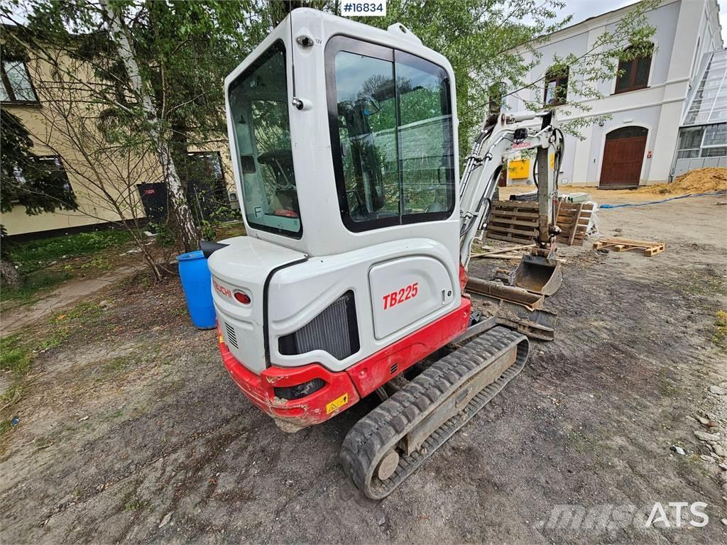 Takeuchi TB225 Miniexcavadoras