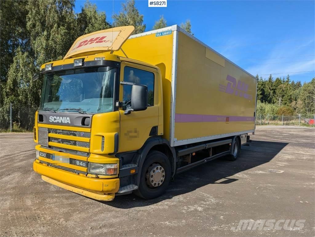 Scania P94 Camiones con caja de remolque