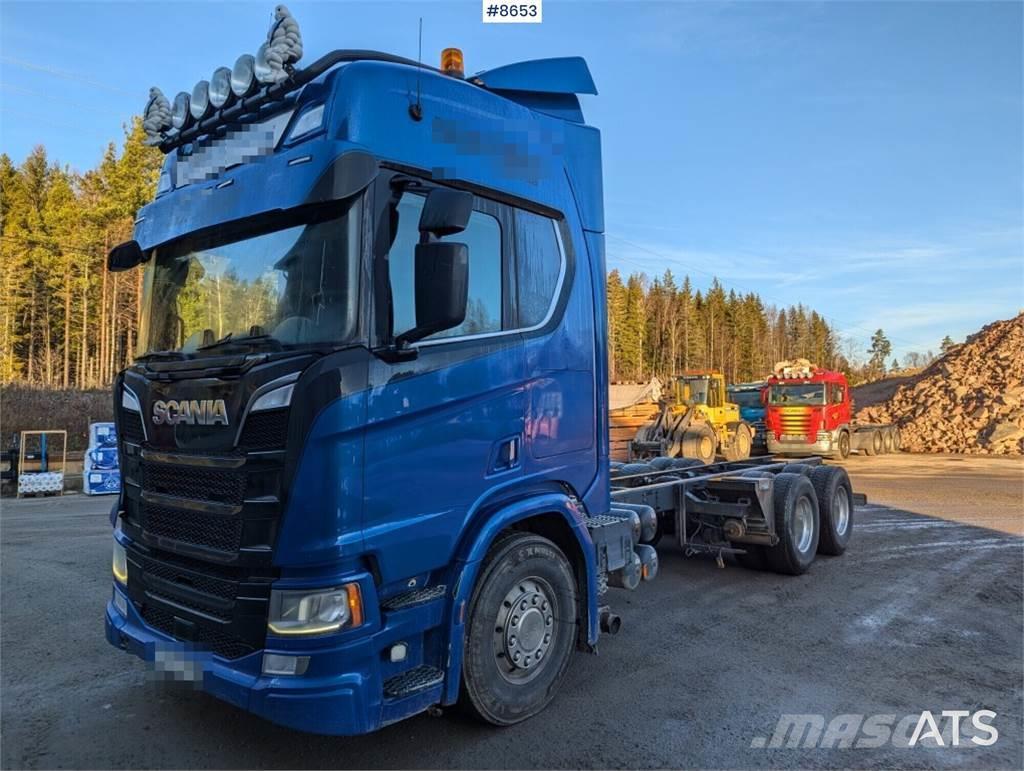 Scania R650 Camiones con chasís y cabina