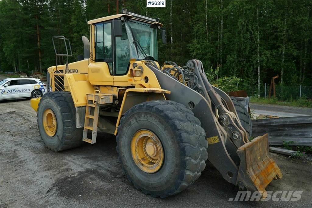 Volvo L220F Buldozer sobre ruedas